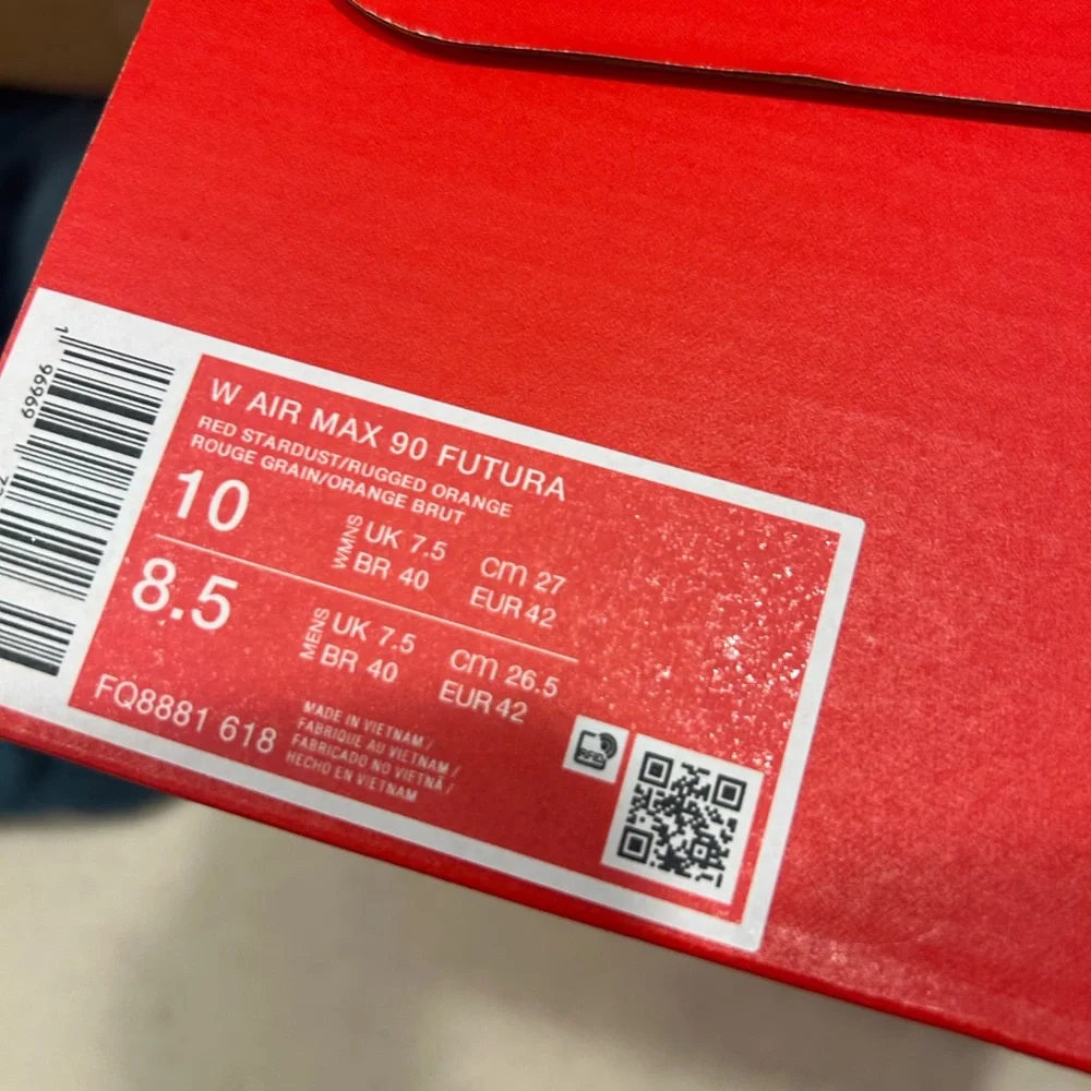 Nike Women's AirMax 90 Futura - Picture 7 of 7